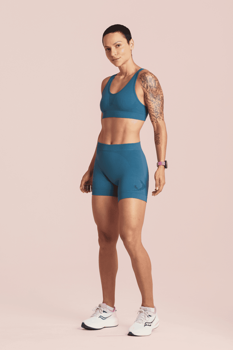 SHORT CORTO ATTRACK